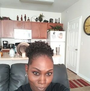 Meet your Posher, Tonya